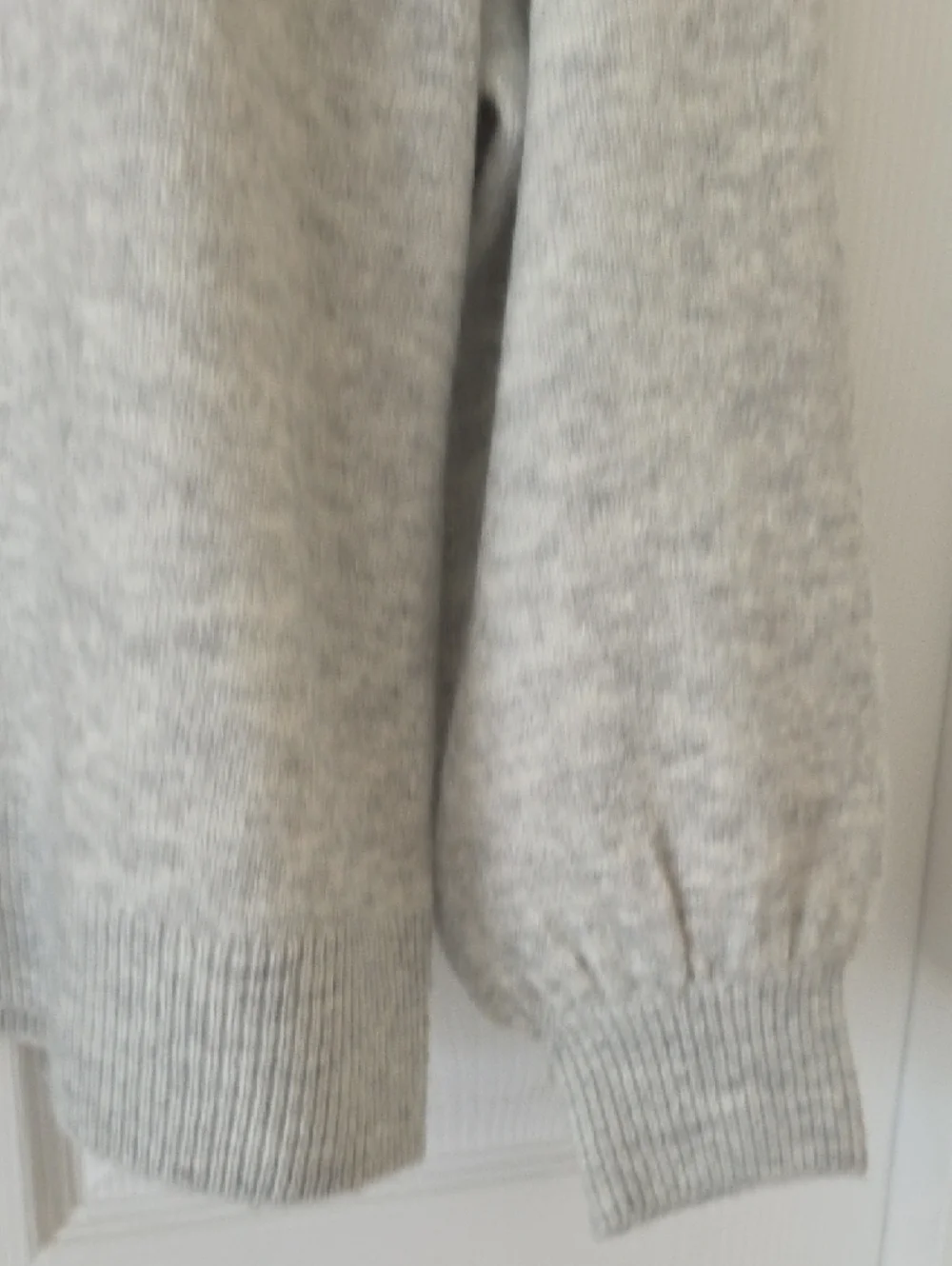 Vince Camuto Heather Gray Raglan Crewneck Sweater Size S Like New - Picture 7 of 14